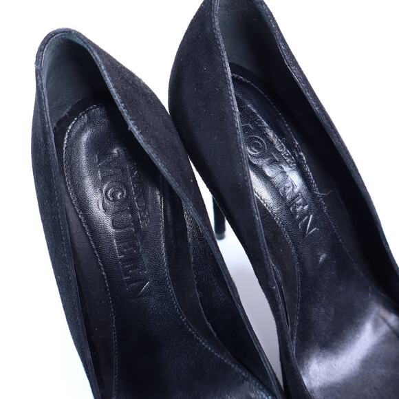 ALEXANDER MCQUEEN Gold Capped Suede Pumps Black Pointed Toe Women's 35.5/US 5.5 - Picture 8 of 10